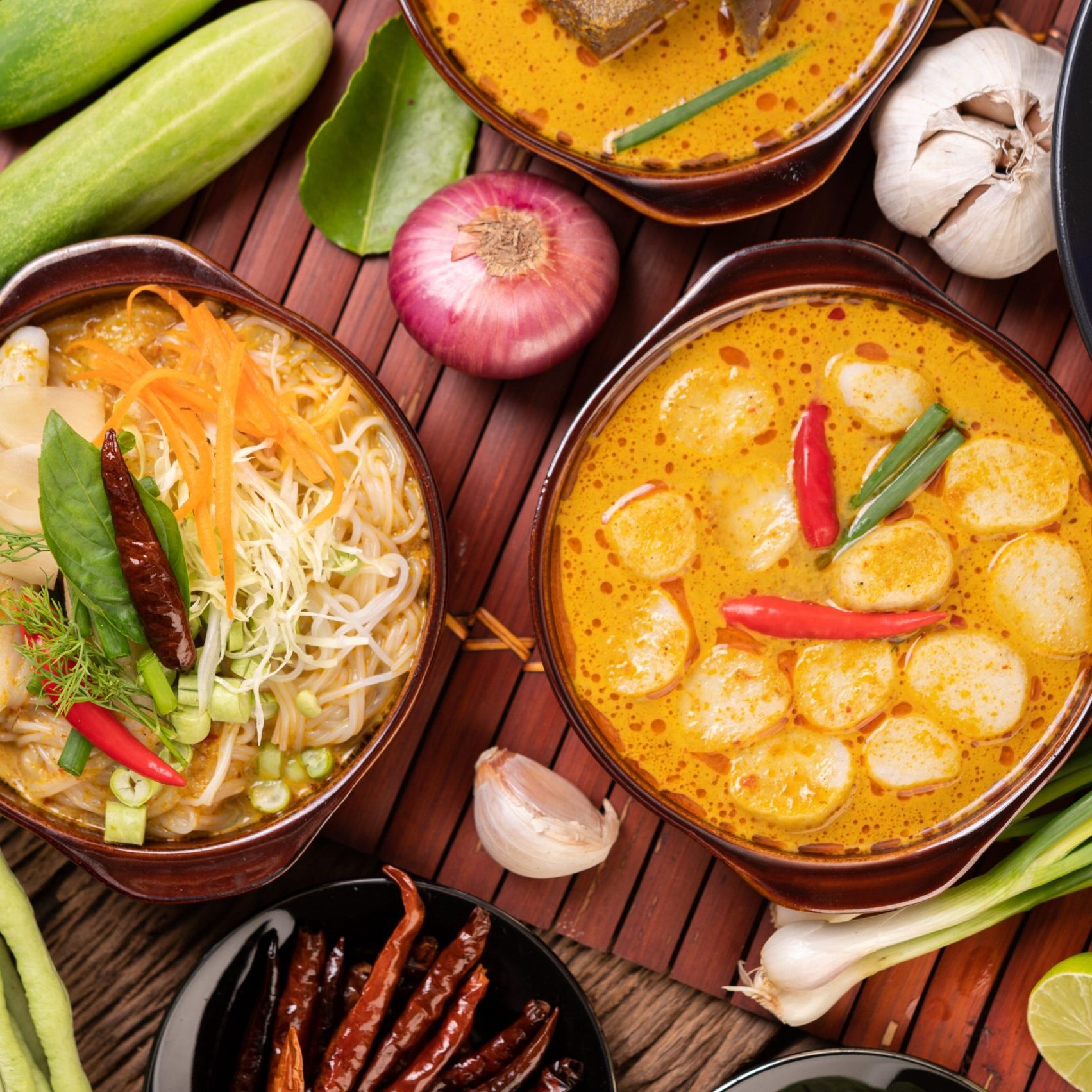 rice-noodles-red-curry-with-meatballs-with-dried-chilies-basil-cucumber-long-beans (1)